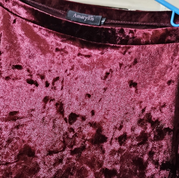 Amaryllis red womans top size large - Picture 2 of 5